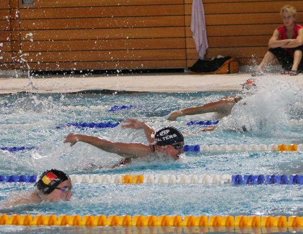 Louise
                                                      Fiskali Gammelmark
                                                      - 100 m butterfly
                                                      ved LMO 2012